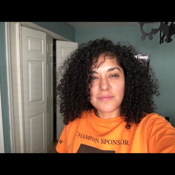 Meet your Posher, Julia - Picture 2 of 3